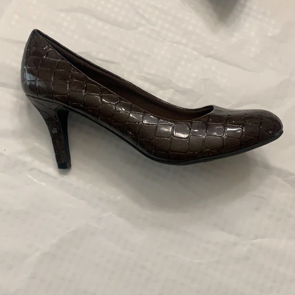 Predictions brown crocodile print heels - Picture 10 of 17